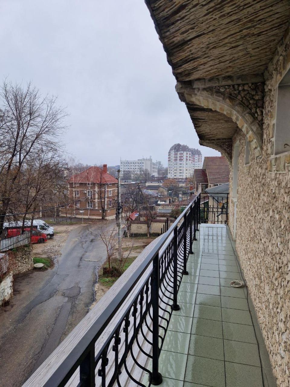 Odesa Hause *